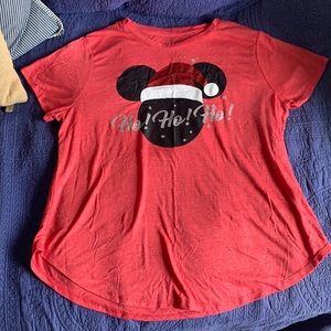 Size XL Disney Christmas Mickey shirt